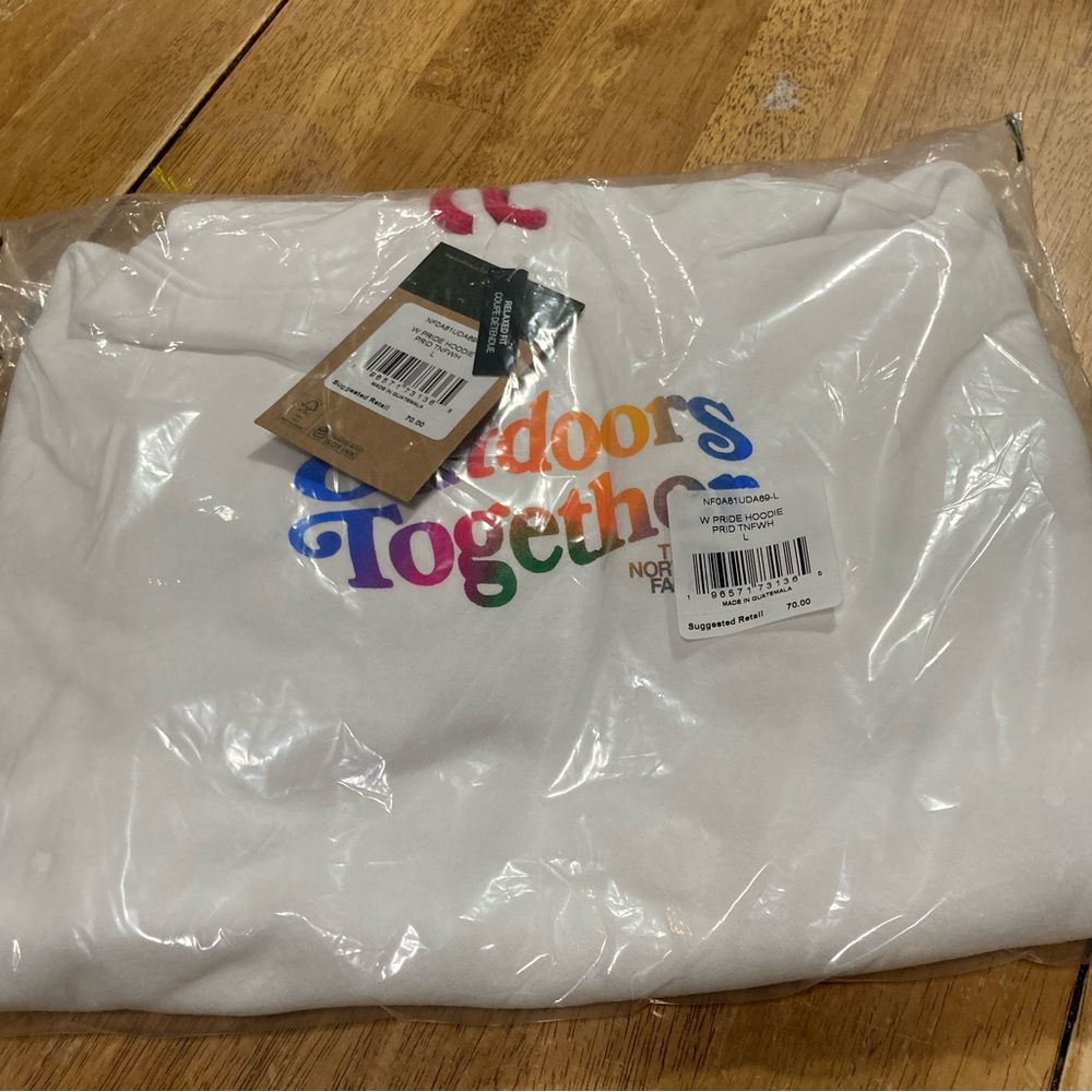 Beautiful the north face hoodie size L